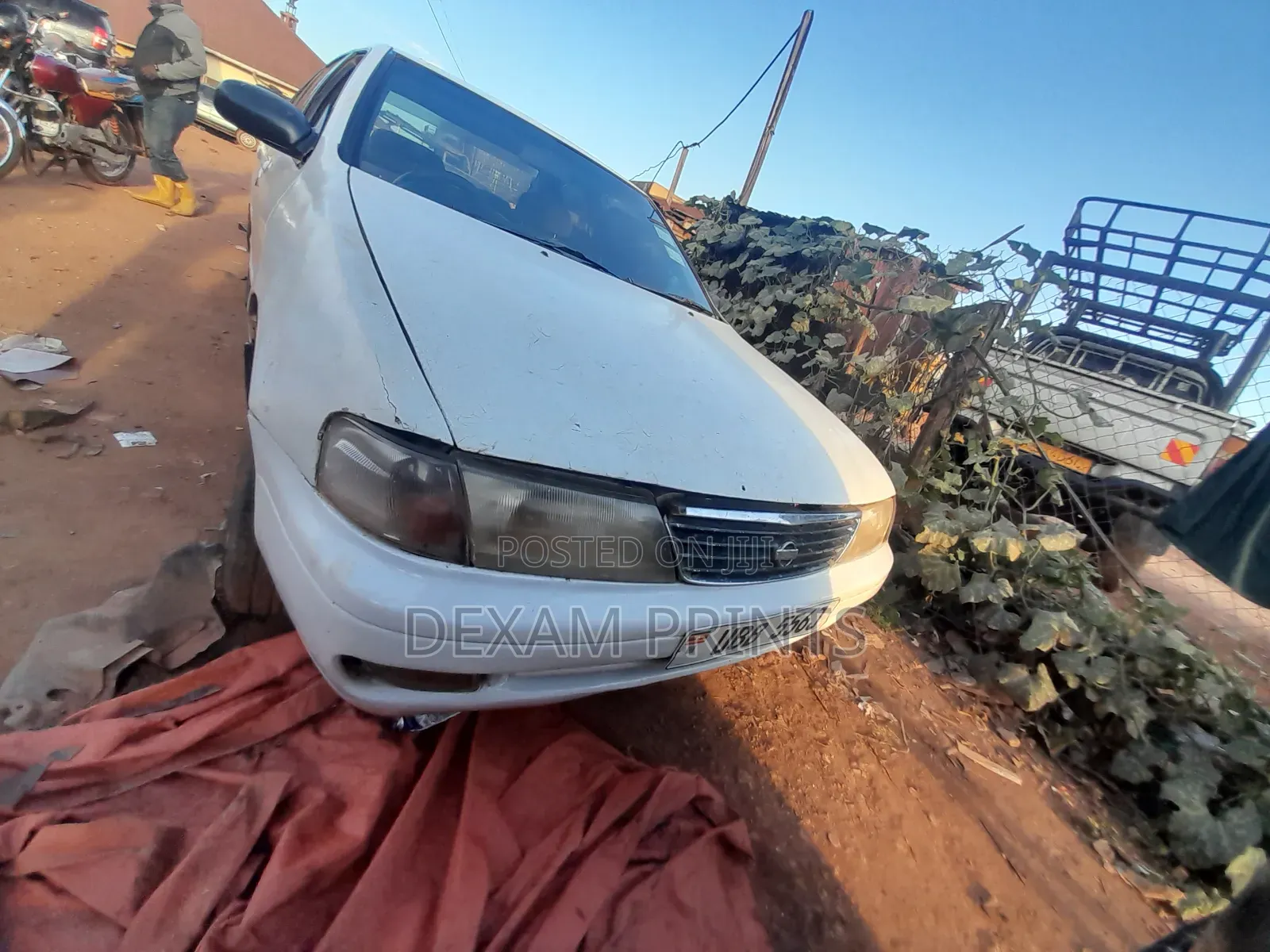Nissan Sunny 1995 White