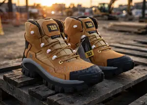 Classic CATERPILLAR Invader “Honey Rust”Mid-Cut Safety Hard Work Boots