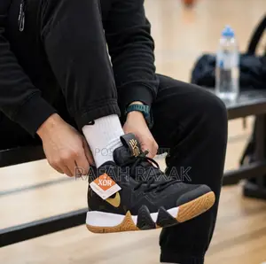Original Black/Metallic Gold Nike Kyrie 4 Basketball Sneakers