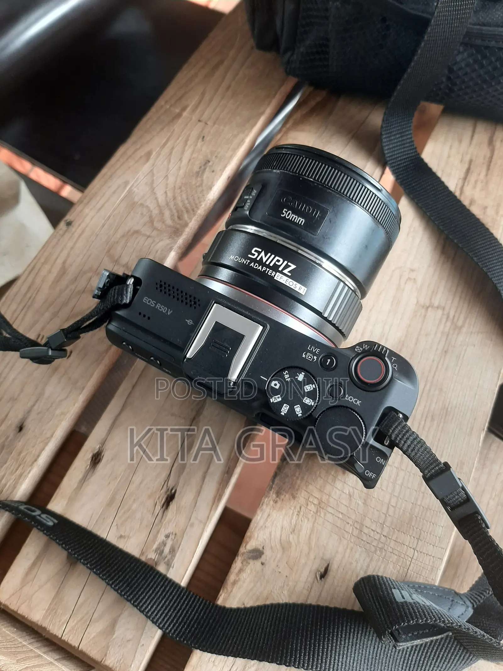 Canon R50v