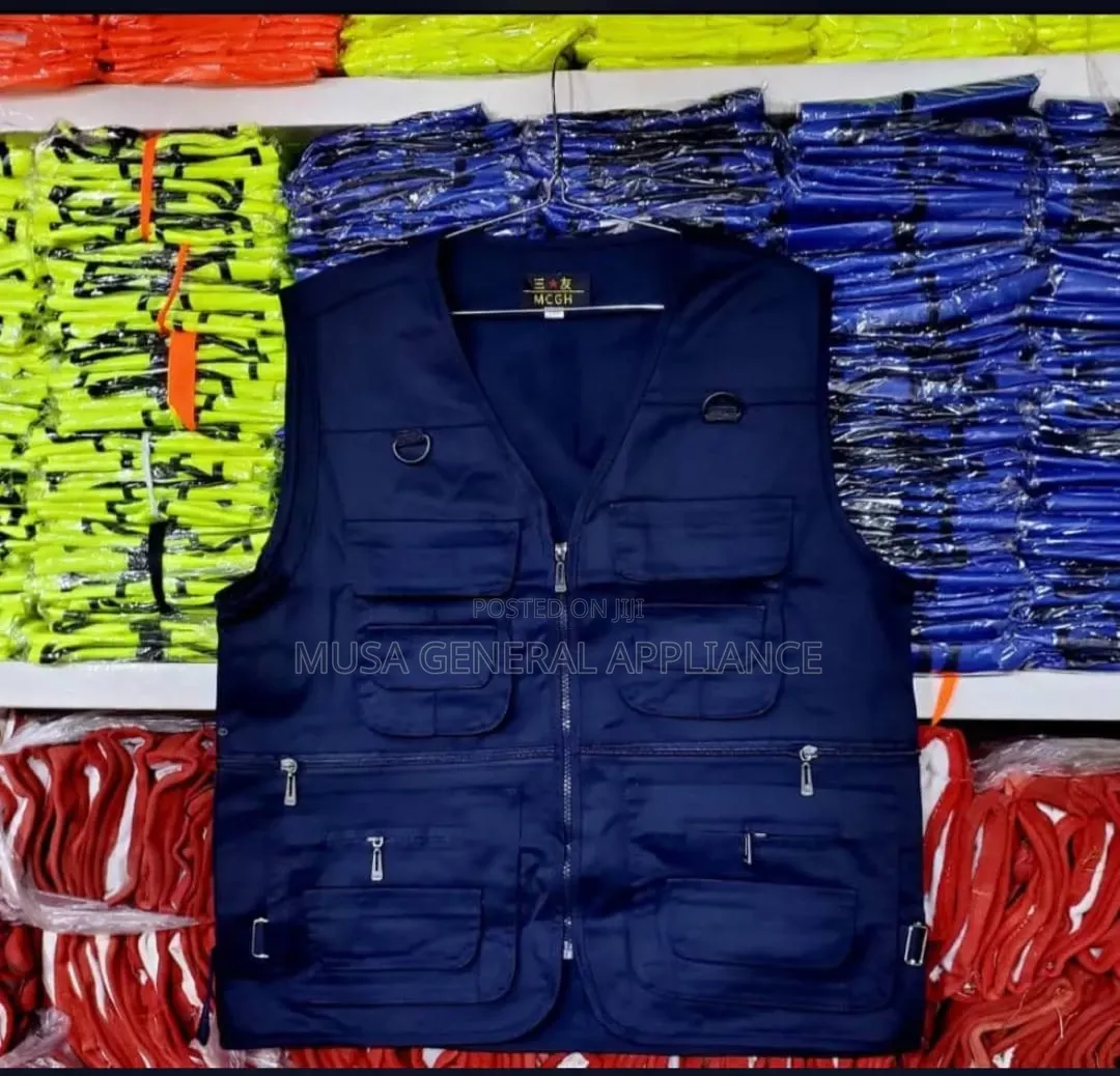 Zippered Pockets Suitable for Outdoor or Press