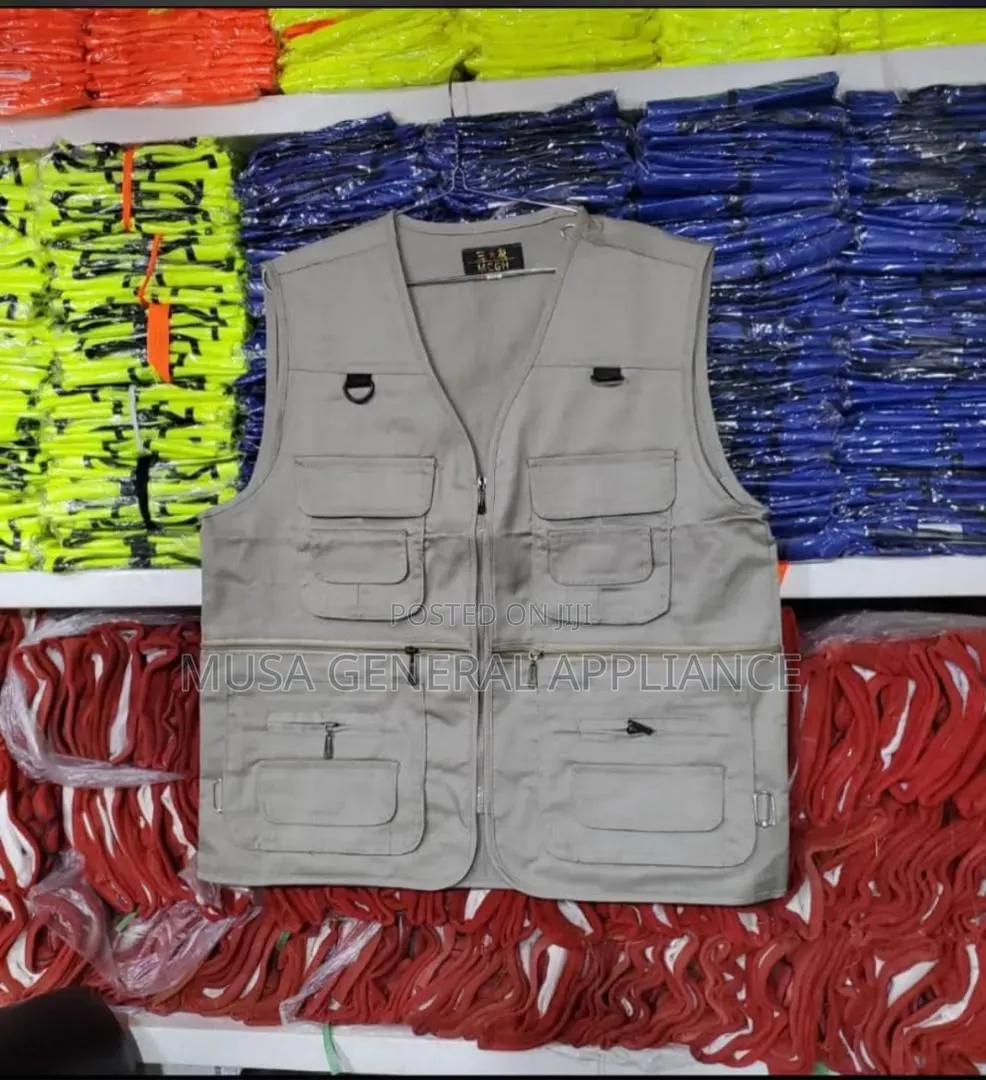 Zippered Pockets Suitable for Outdoor or Press