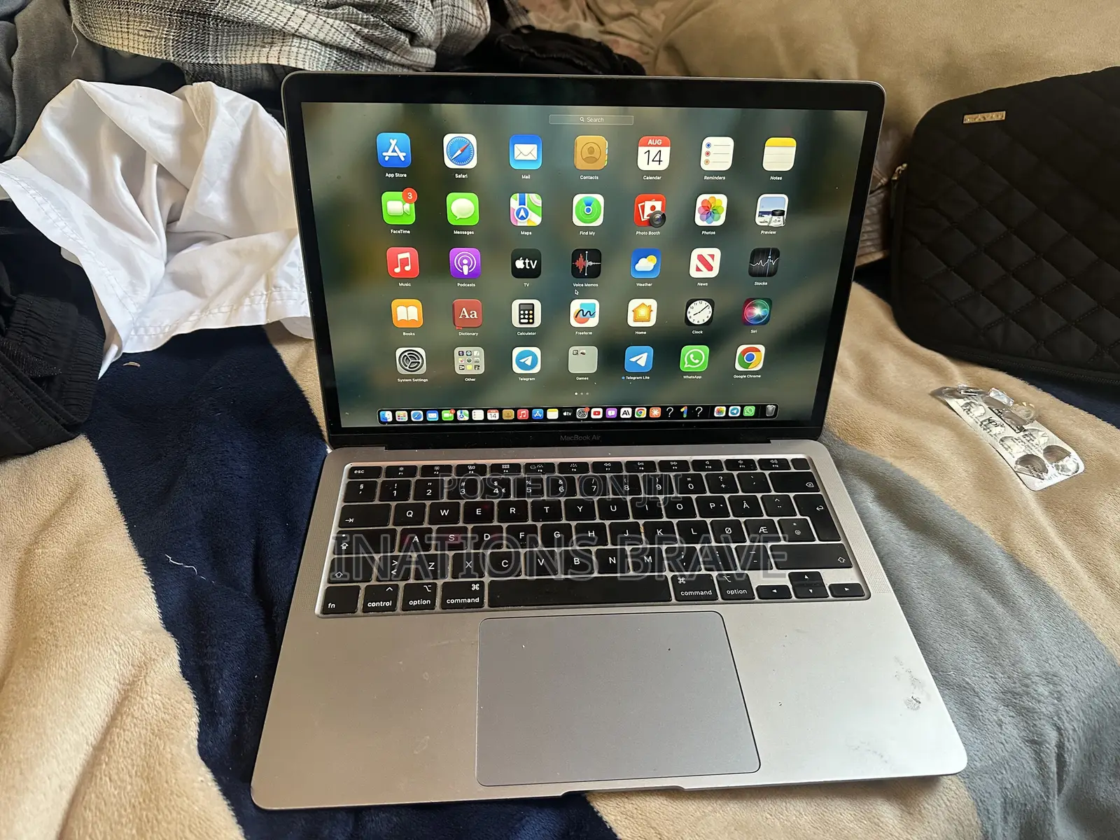 Laptop Apple MacBook Air 2020 8GB Intel Core i5 SSD 512GB