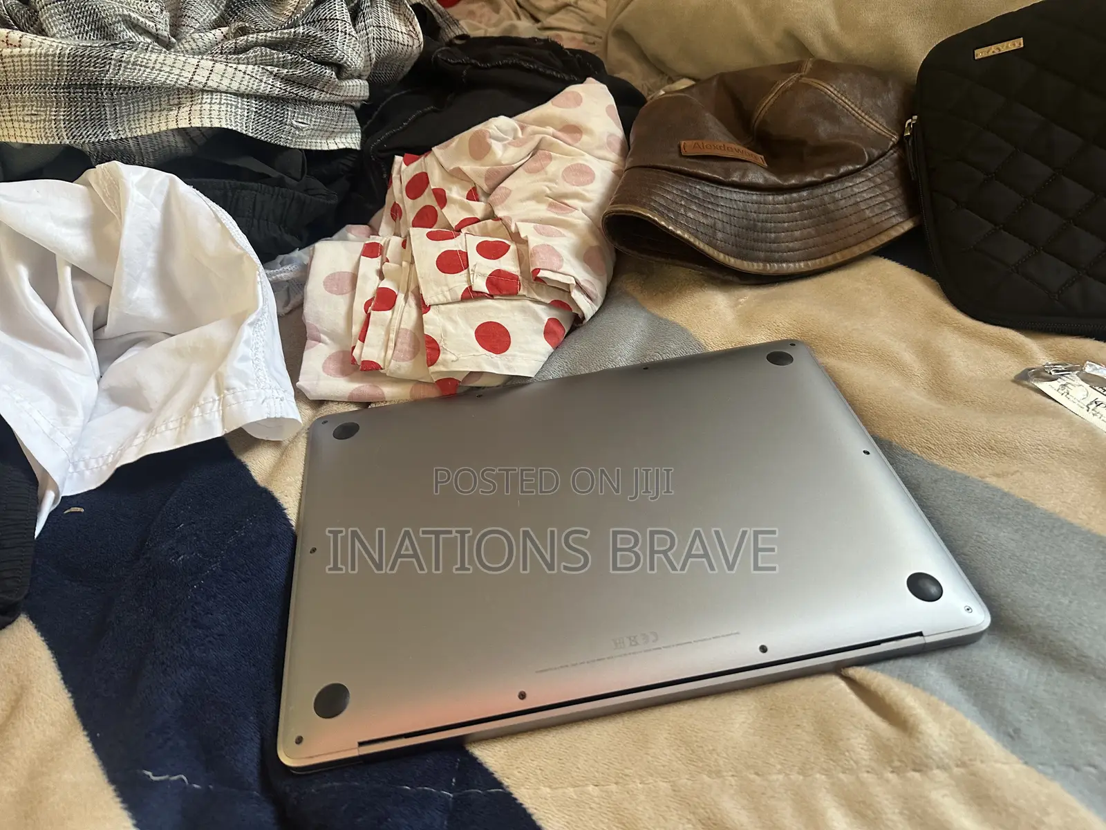 Laptop Apple MacBook Air 2020 8GB Intel Core i5 SSD 512GB