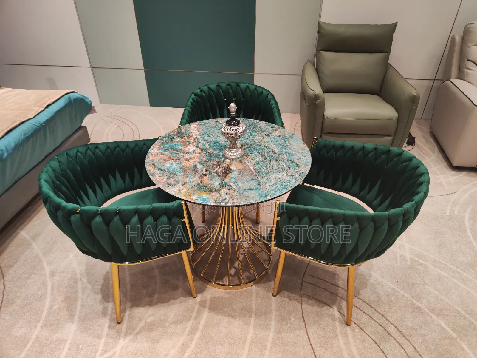 Round Dinning Table Set