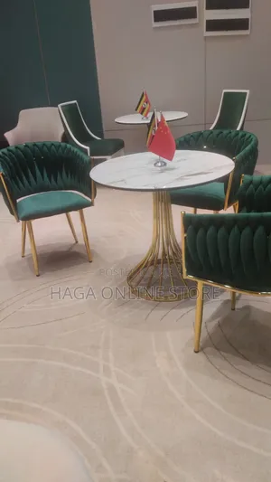 Round Dinning Table Set