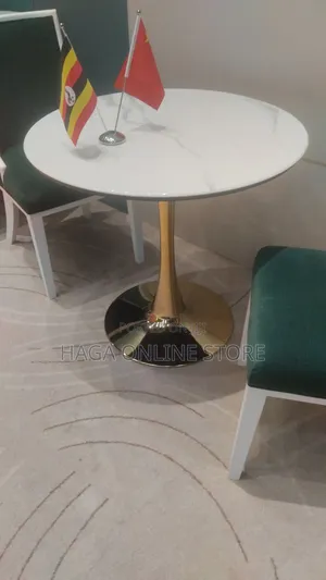 Round Dinning Table Set
