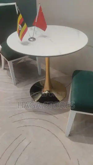 Round Dinning Table Set