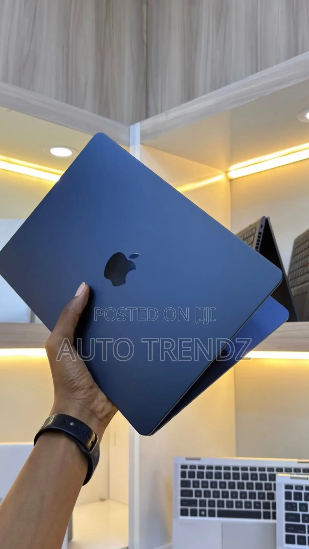 Laptop Apple MacBook Air 2022 M2 16GB Apple M2 SSD 256GB