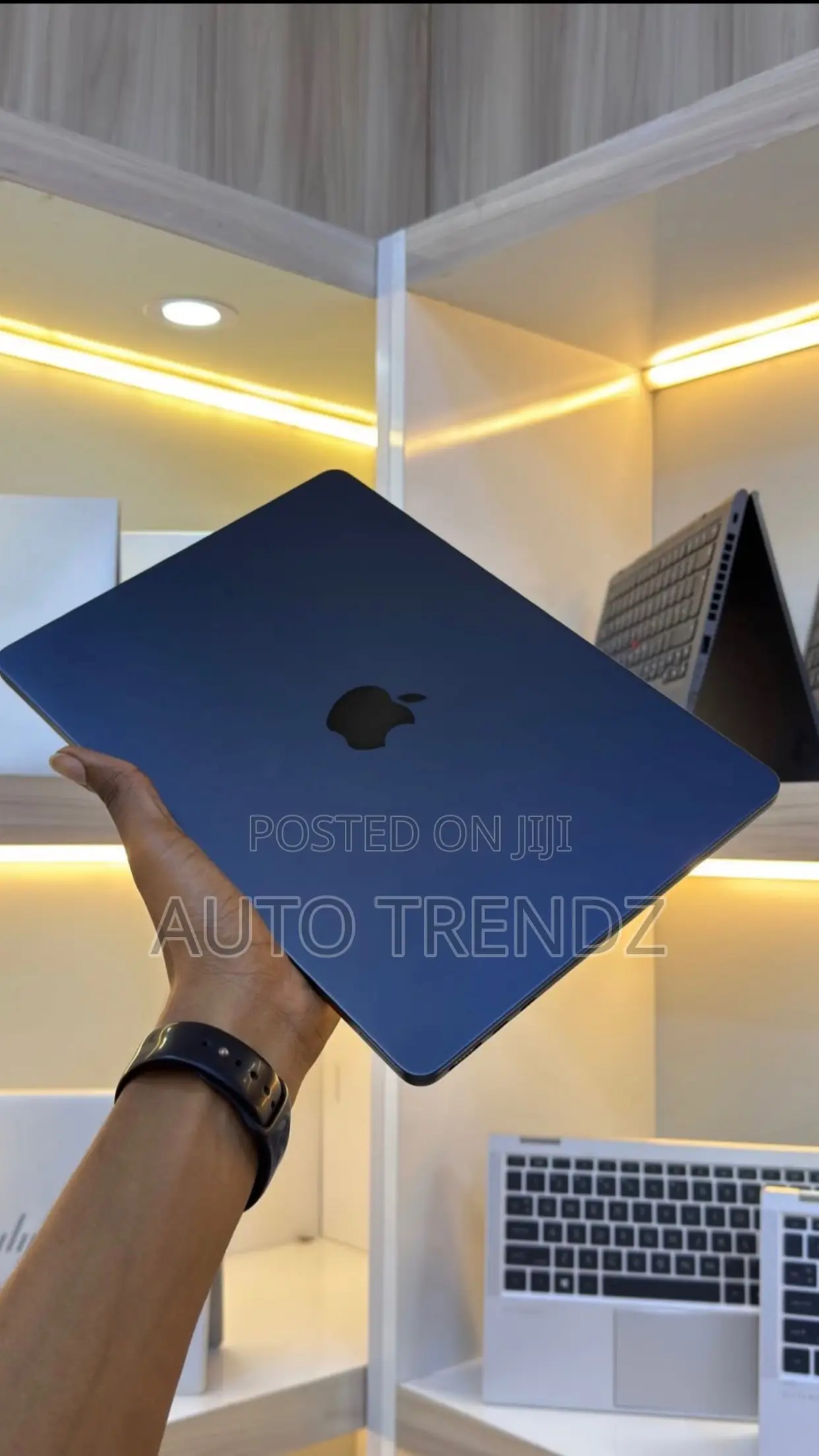 Laptop Apple MacBook Air 2022 M2 16GB Apple M2 SSD 256GB