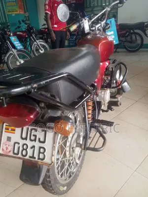 Bajaj Boxer 100 2024 Red