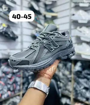 New Balance 1906R Sneakers