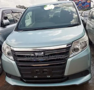 Toyota Noah 2015 Green
