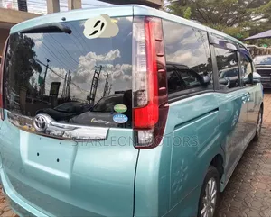Toyota Noah 2015 Green