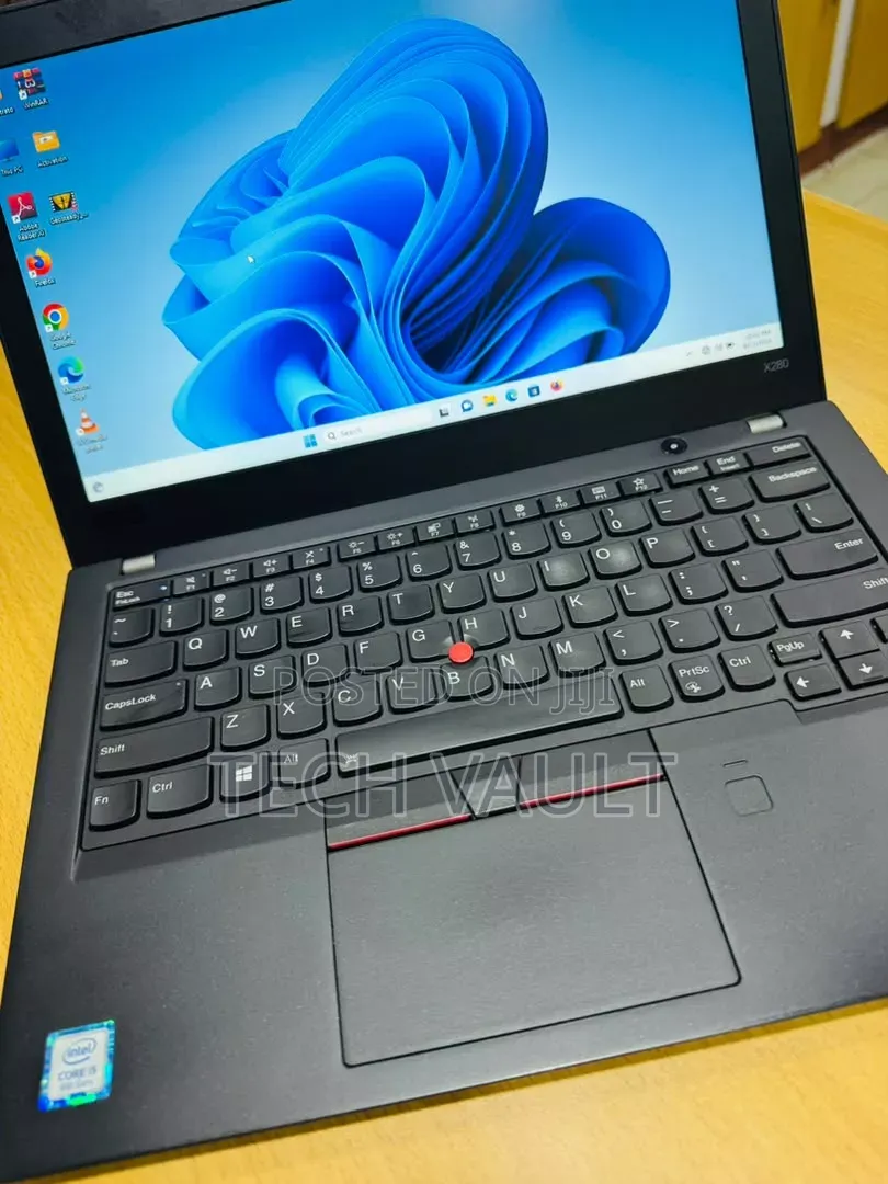New Laptop Lenovo ThinkPad X280 8GB Intel Core i5 SSD 256GB