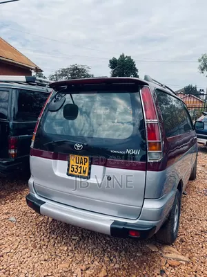 Toyota Noah 2001 Red