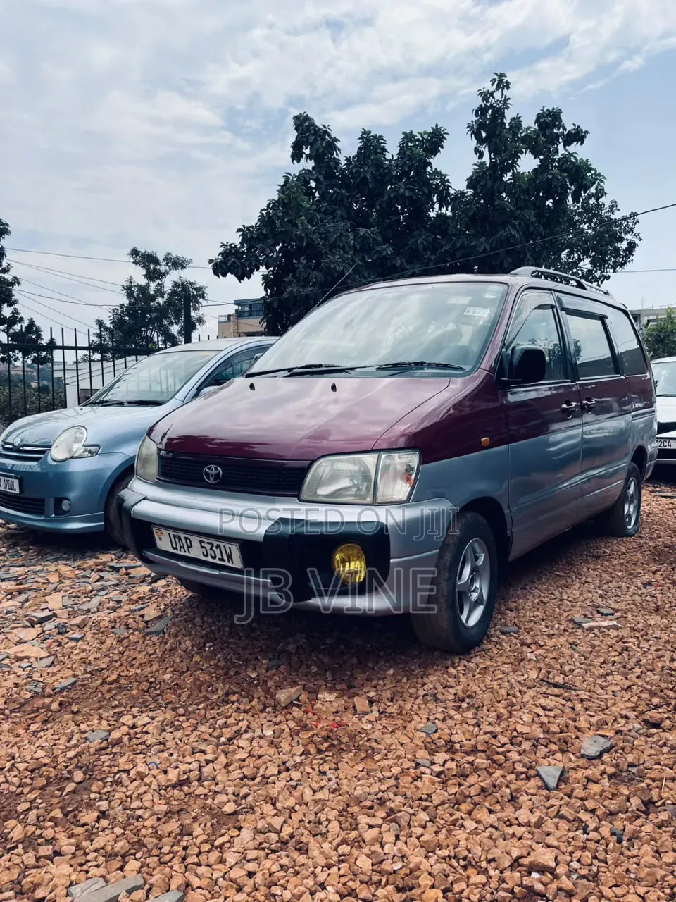 Toyota Noah 2001 Red