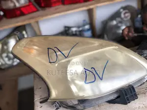 Ractis 2007 Headlight