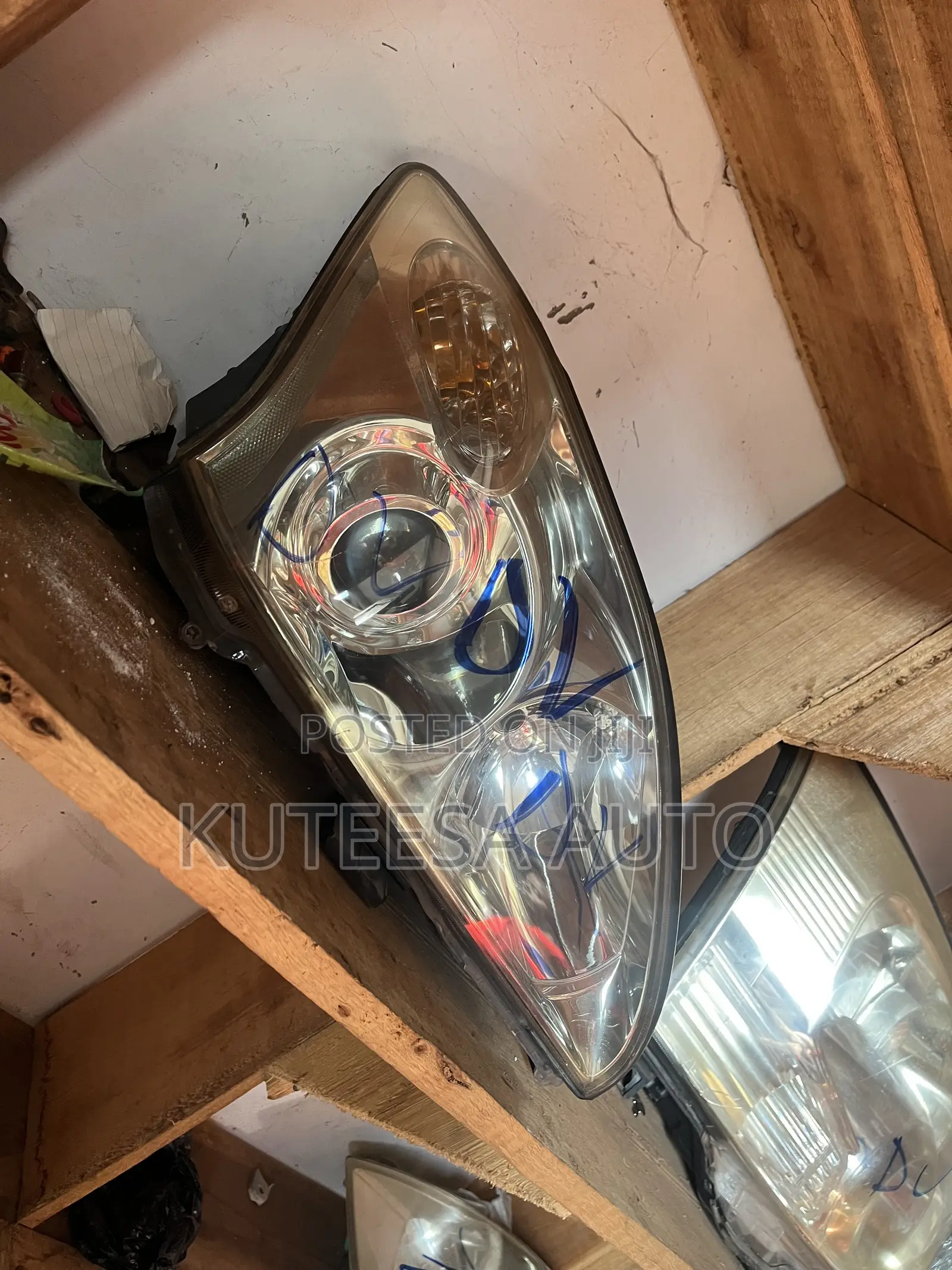 Harrier Kawundo 2008 Headlight