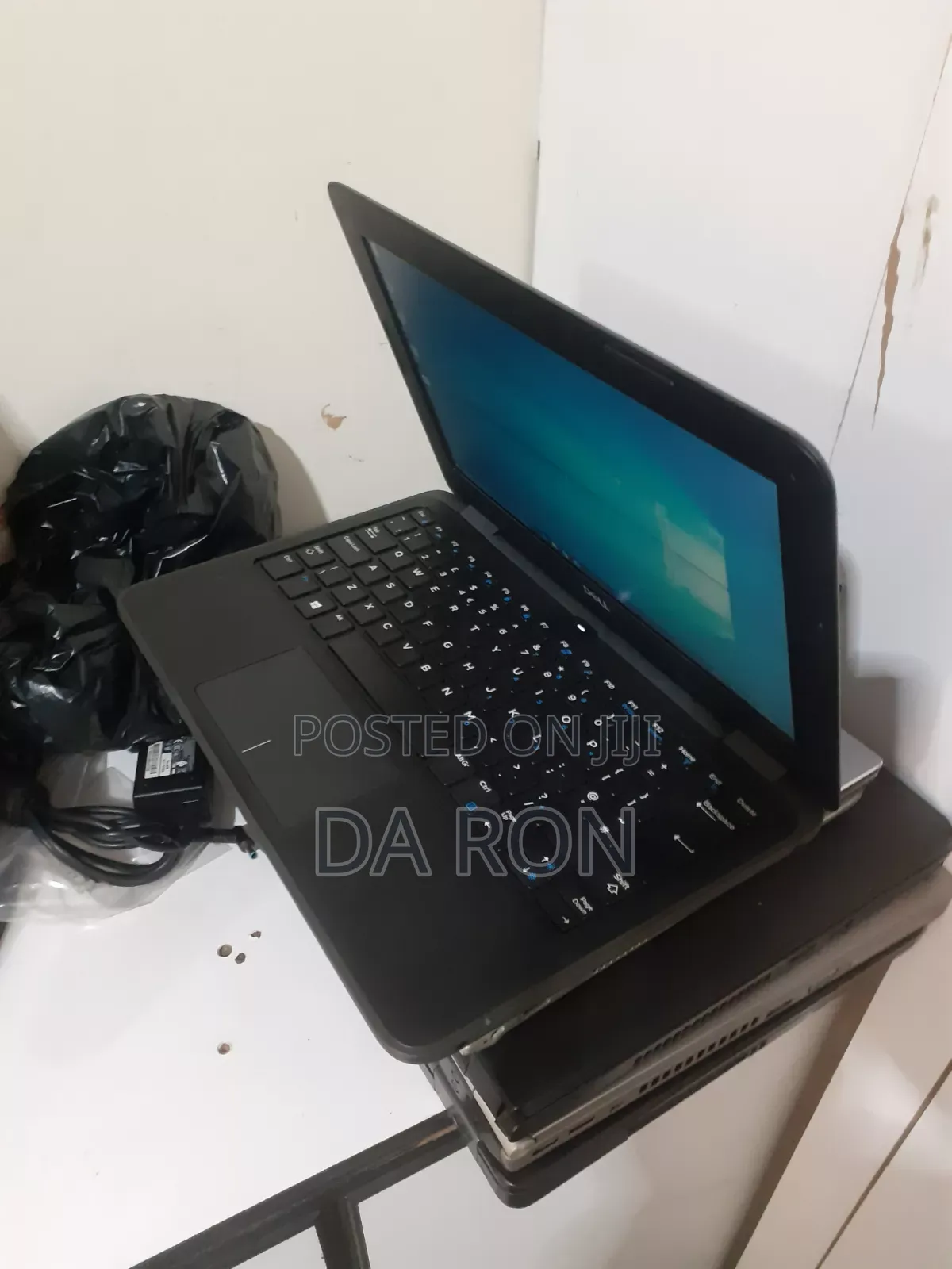 Laptop Dell Latitude 3190 4GB Intel Celeron SSD 60GB