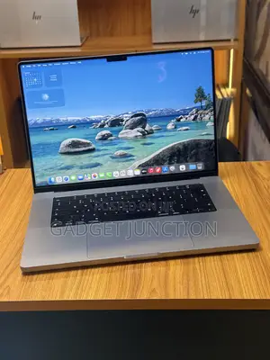 New Laptop Apple MacBook Pro 2023 M2 16GB Intel Core i7 SSD 512GB