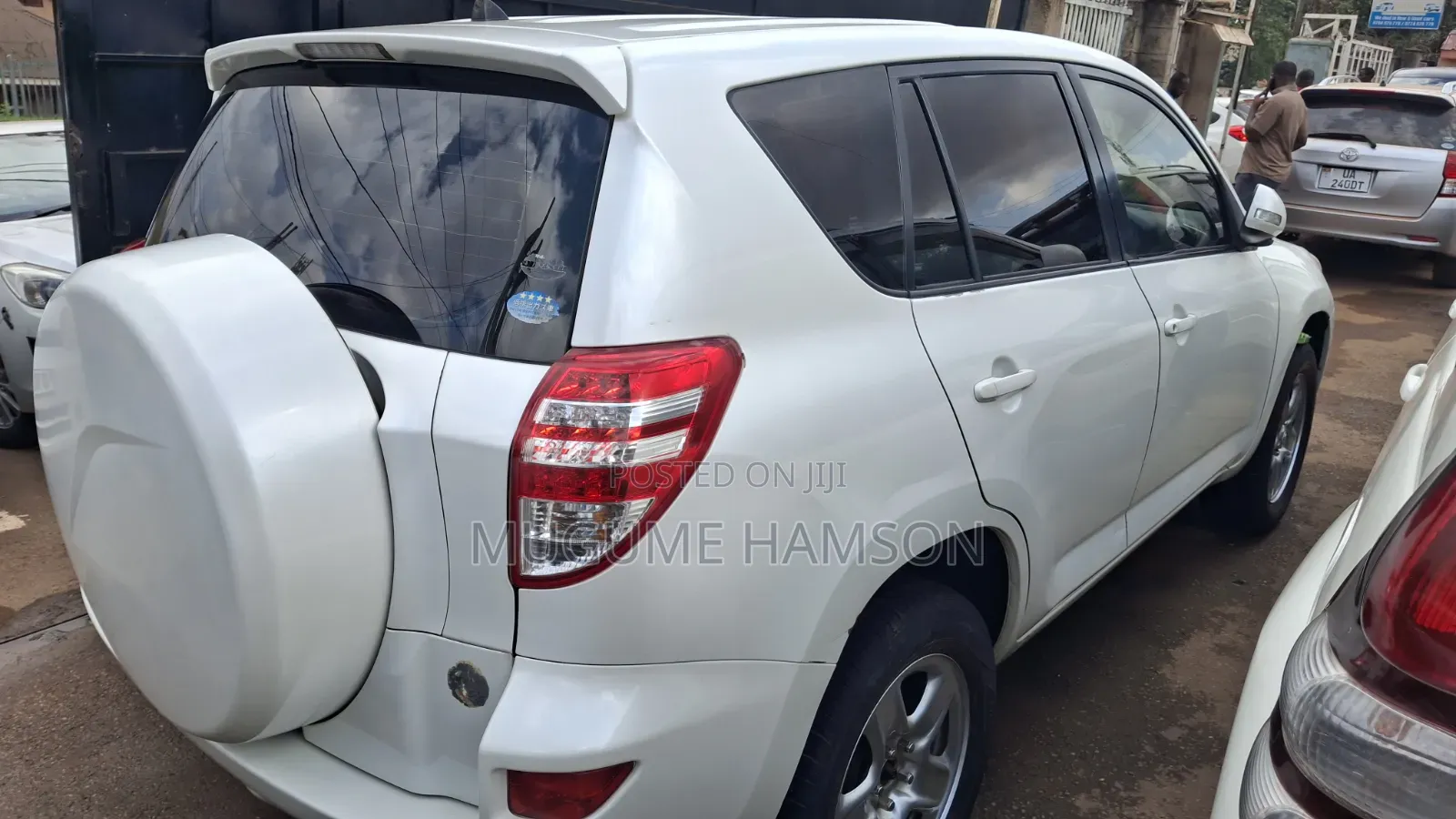 Toyota RAV4 2011 White