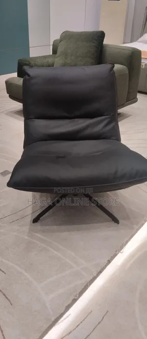 360 Studio Chair