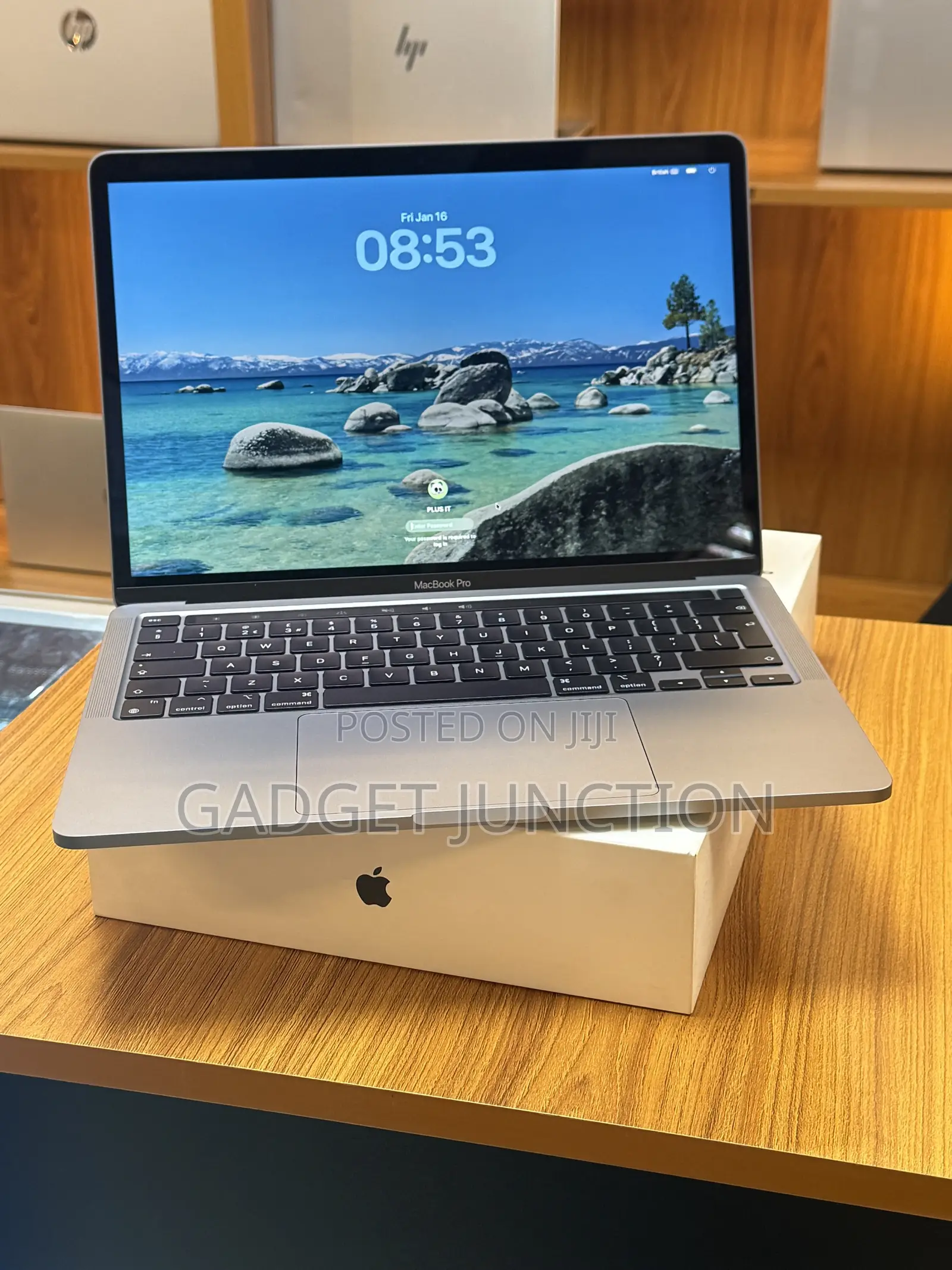 New Laptop Apple MacBook Pro 8GB Apple M1 SSD 256GB