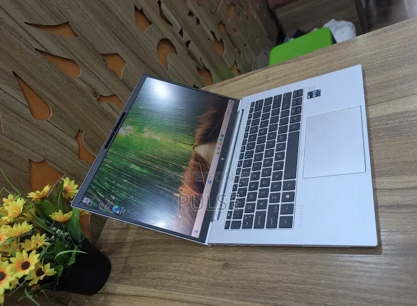 Laptop HP EliteBook 840 G10 16GB Intel Core i7 SSD 512GB