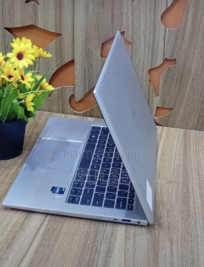 Laptop HP EliteBook 840 G10 16GB Intel Core i7 SSD 512GB