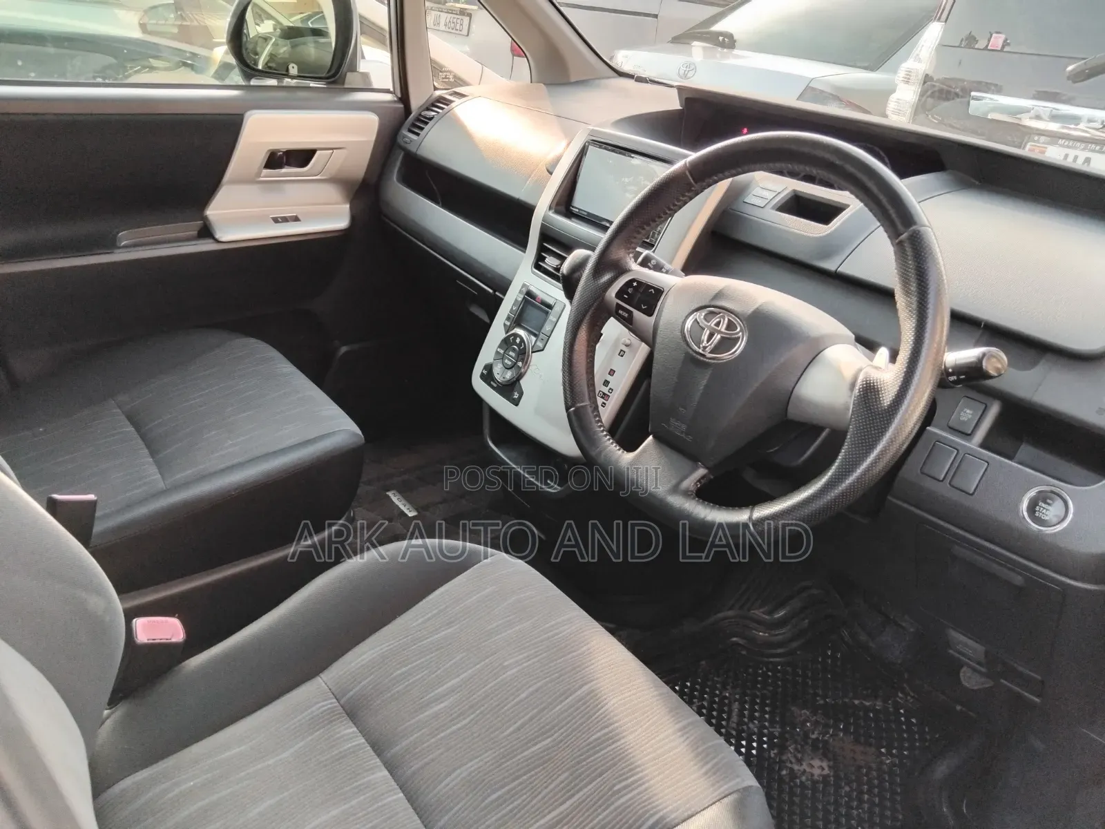 Toyota Noah 2012 White