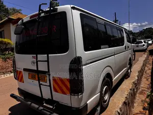 Toyota HiAce 2010 White