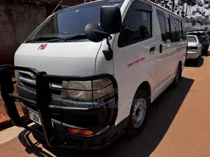 Toyota HiAce 2010 White