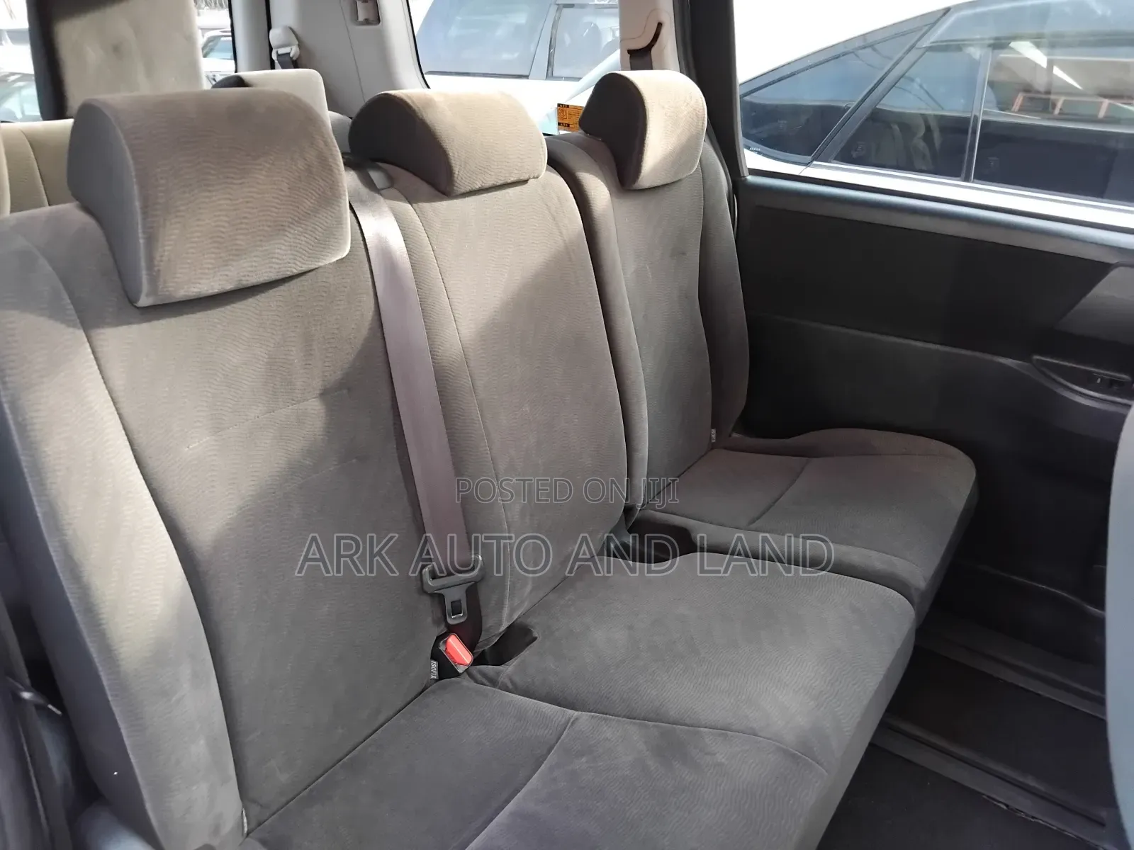 Toyota Noah 2013 Silver