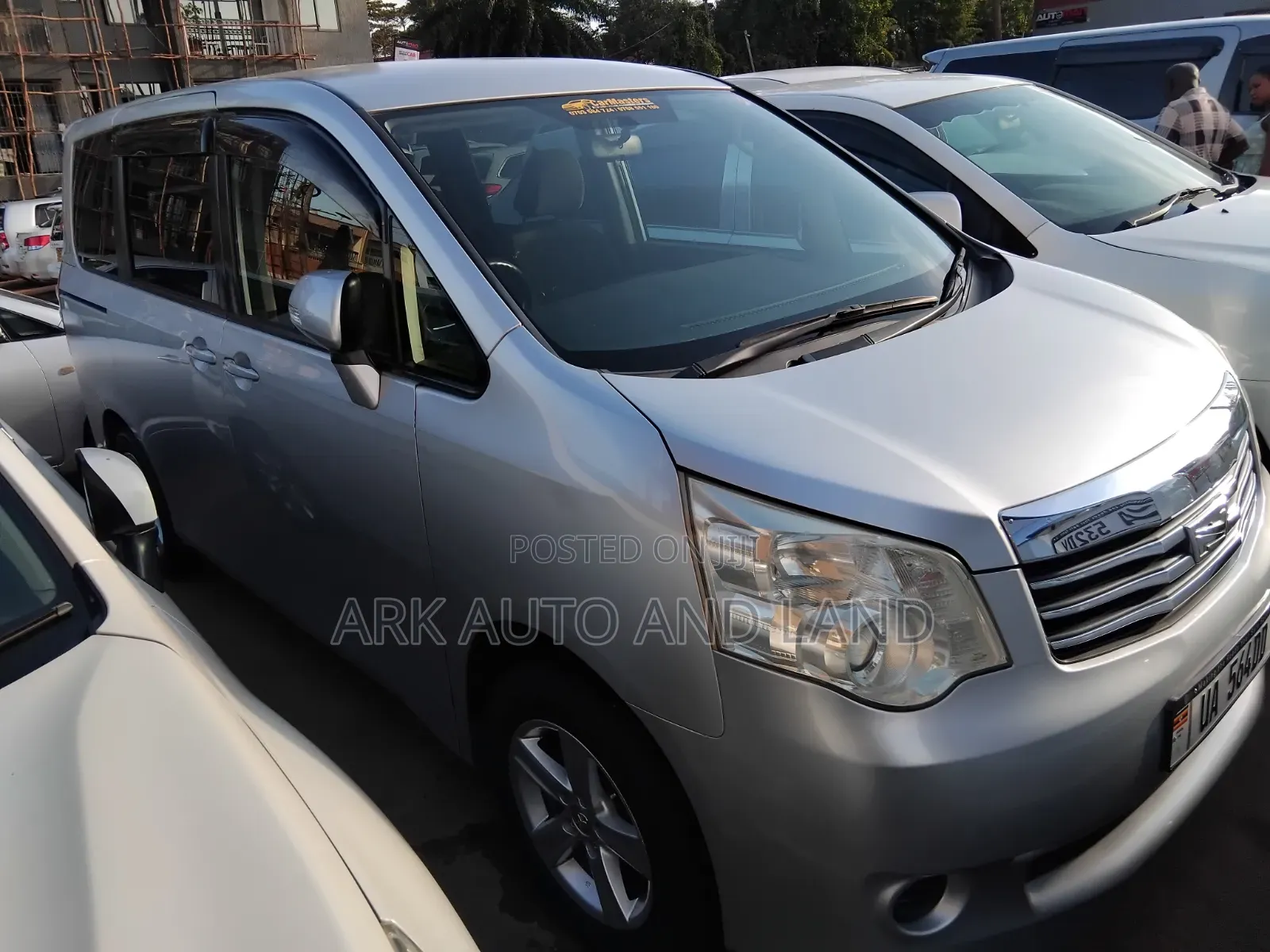 Toyota Noah 2013 Silver