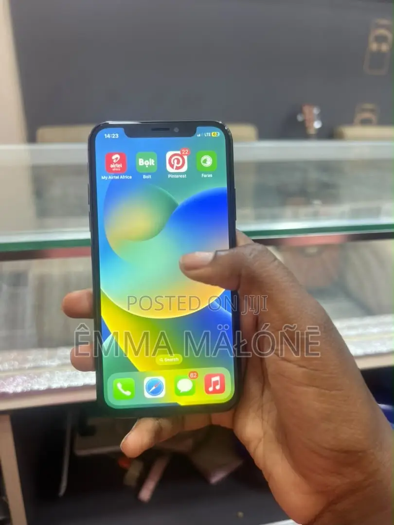 Apple iPhone X 64 GB Black