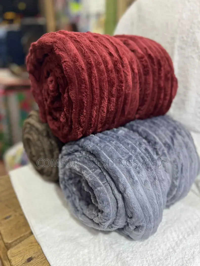 Smooth Throw Blankets Maroon