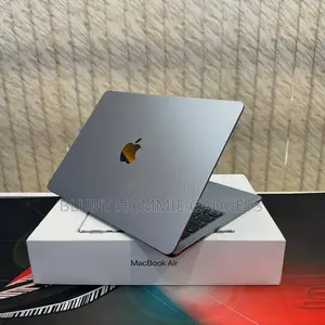 Laptop Apple MacBook Air 2024 M3 8GB Apple M3 SSD 512GB