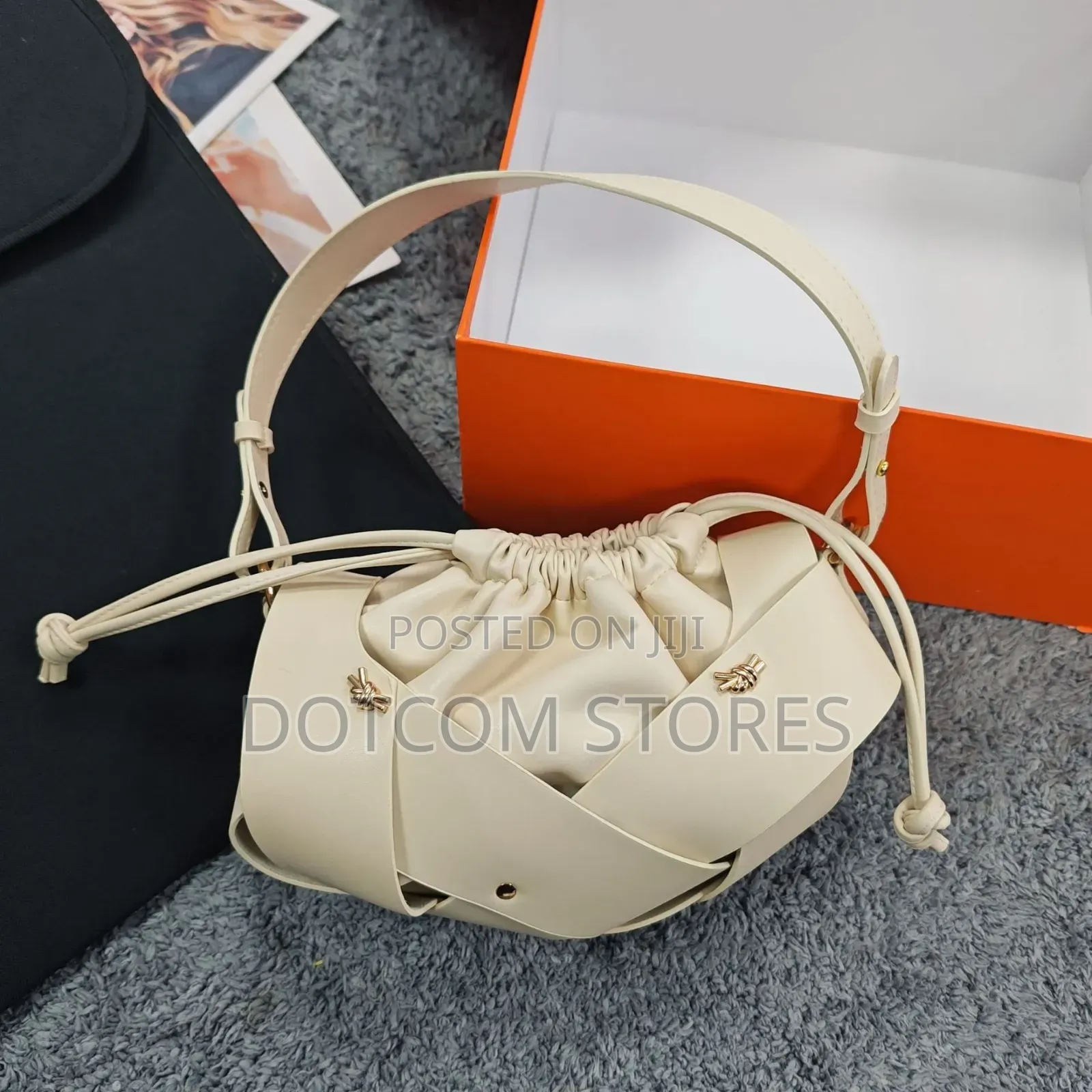 Designer Women Messenger Bag Luxurys Woven
