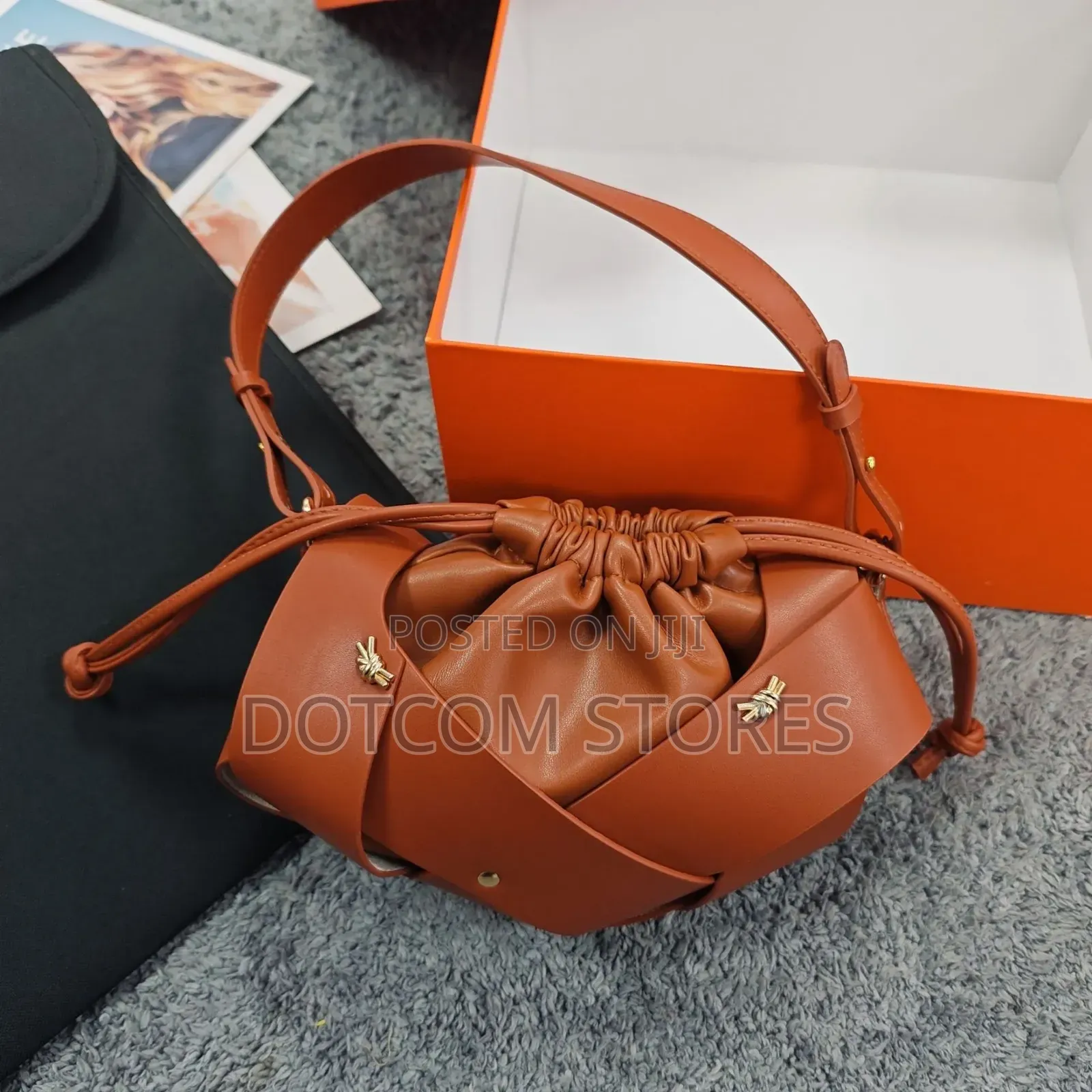 Designer Women Messenger Bag Luxurys Woven