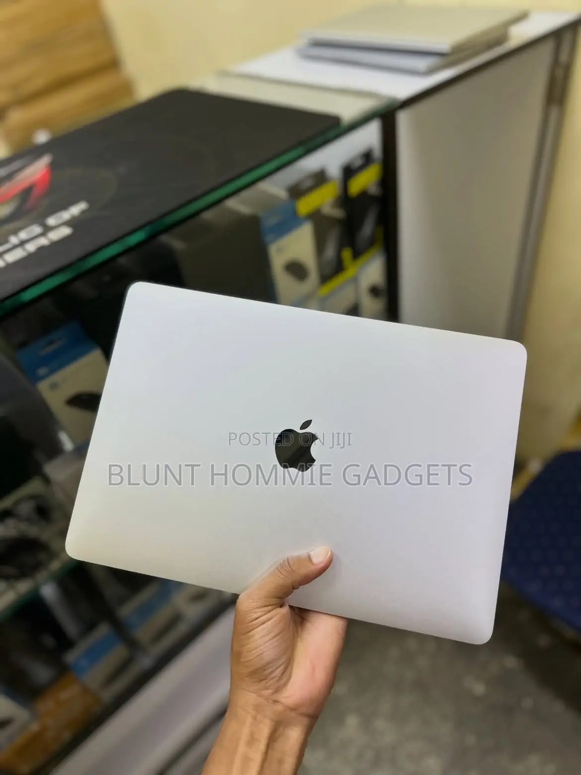 Laptop Apple MacBook Pro 2020 8GB Intel Core i5 SSD 512GB