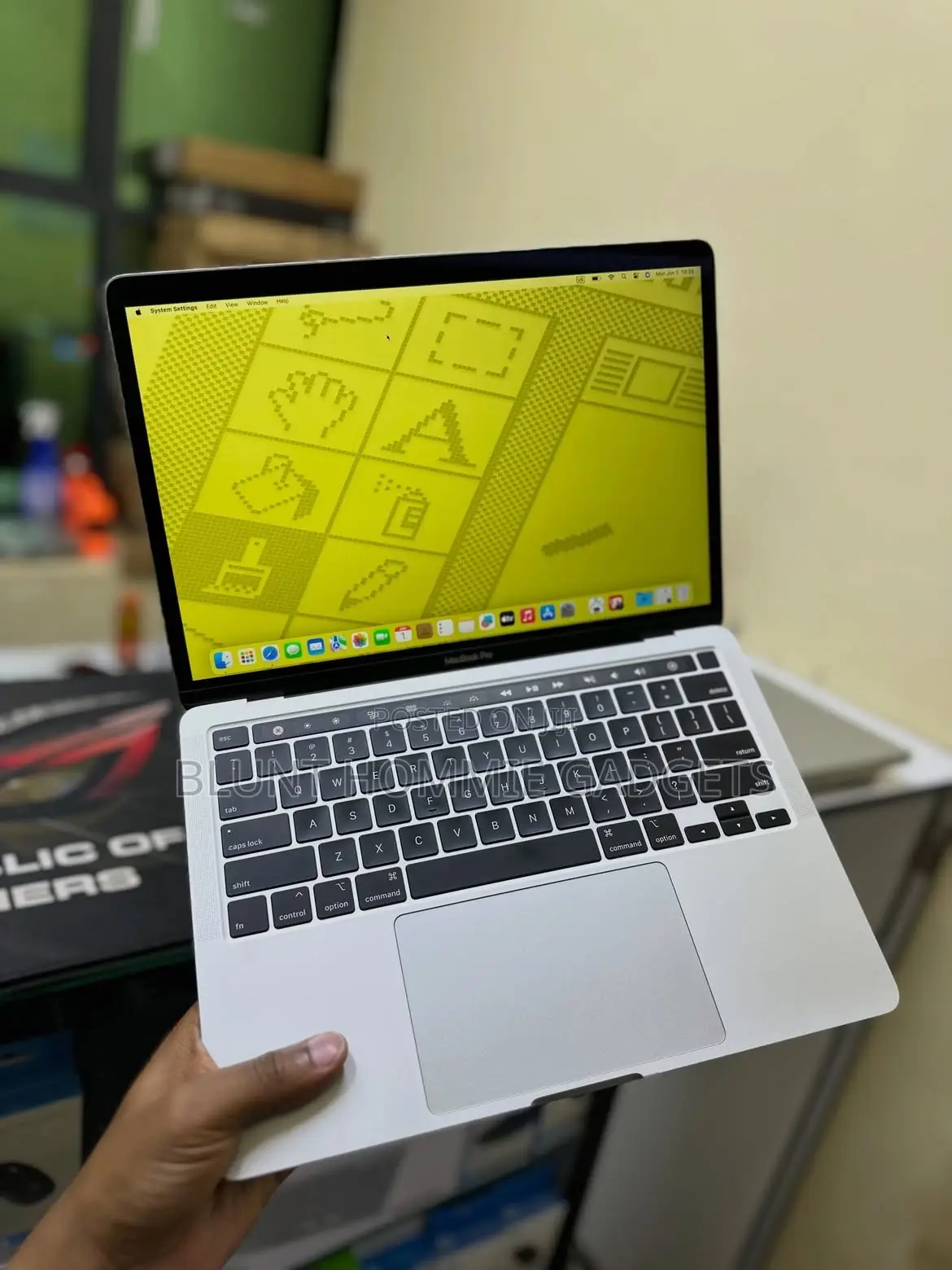 Laptop Apple MacBook Pro 2020 8GB Intel Core i5 SSD 512GB
