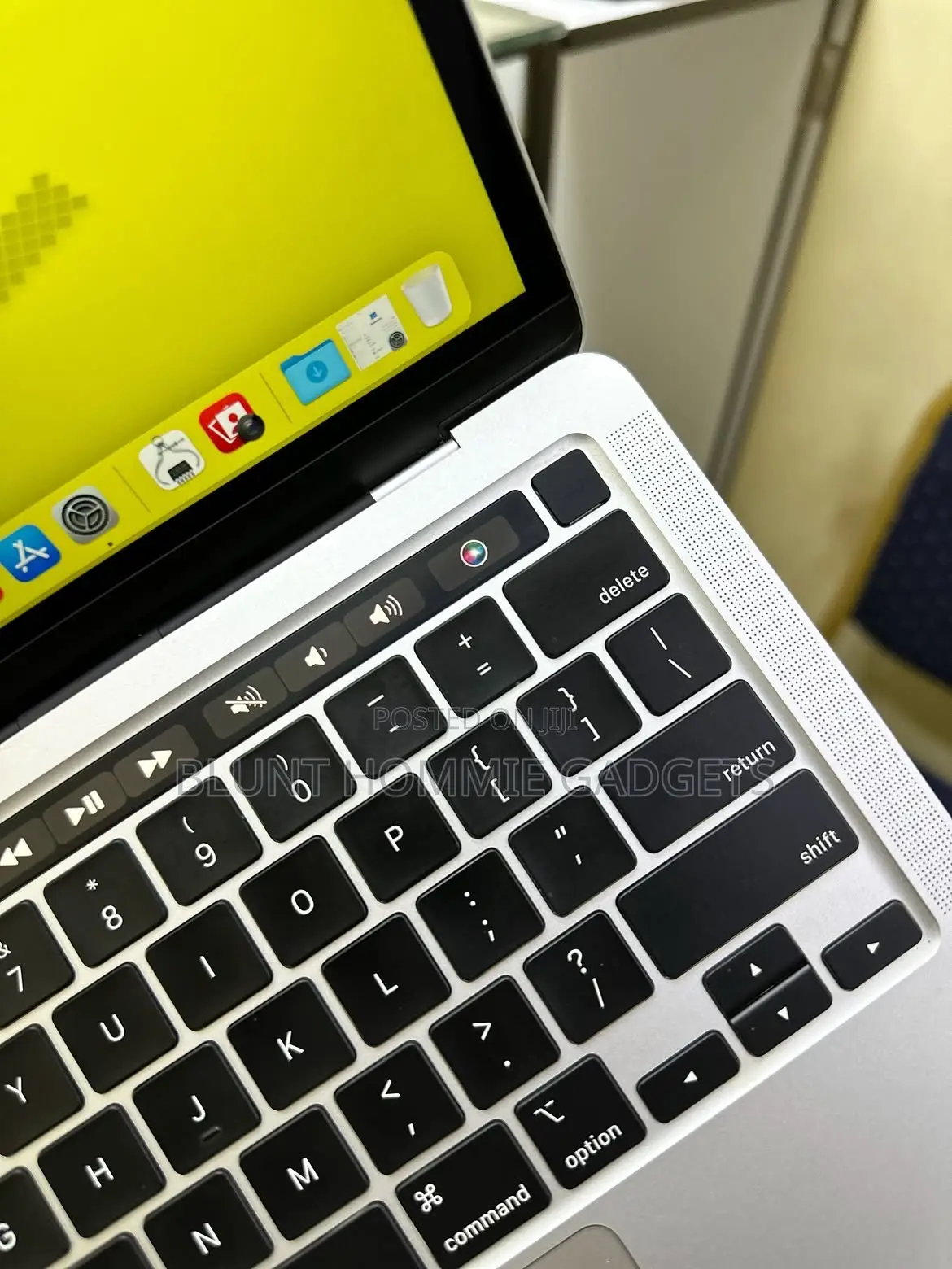 Laptop Apple MacBook Pro 2020 8GB Intel Core i5 SSD 512GB