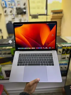 Laptop Apple MacBook Pro 2019 8GB Intel Core i9 SSD 512GB