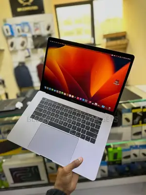 Laptop Apple MacBook Pro 2019 8GB Intel Core i9 SSD 512GB
