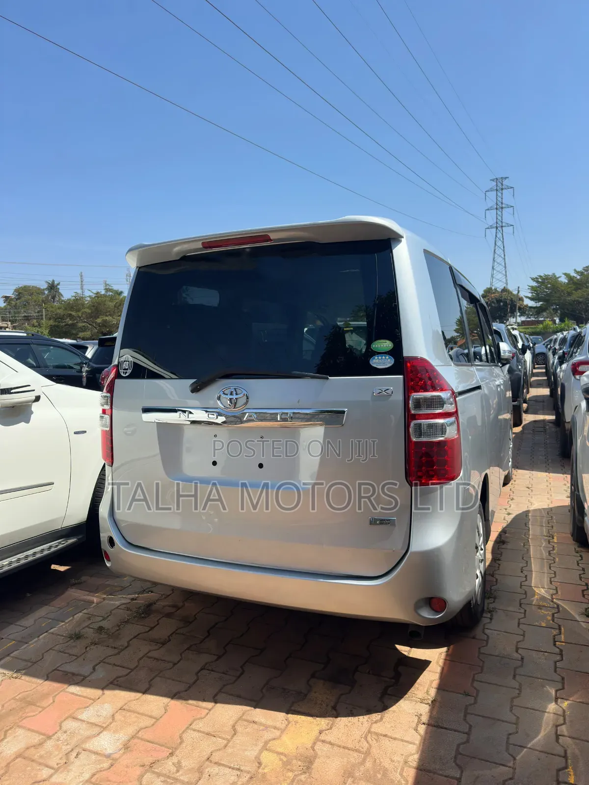 Toyota Noah 2013 Silver