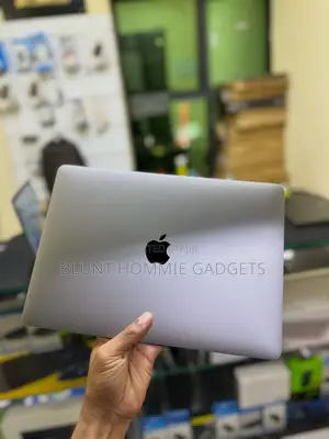 Laptop Apple MacBook Pro 2018 8GB Intel Core i5 SSD 256GB