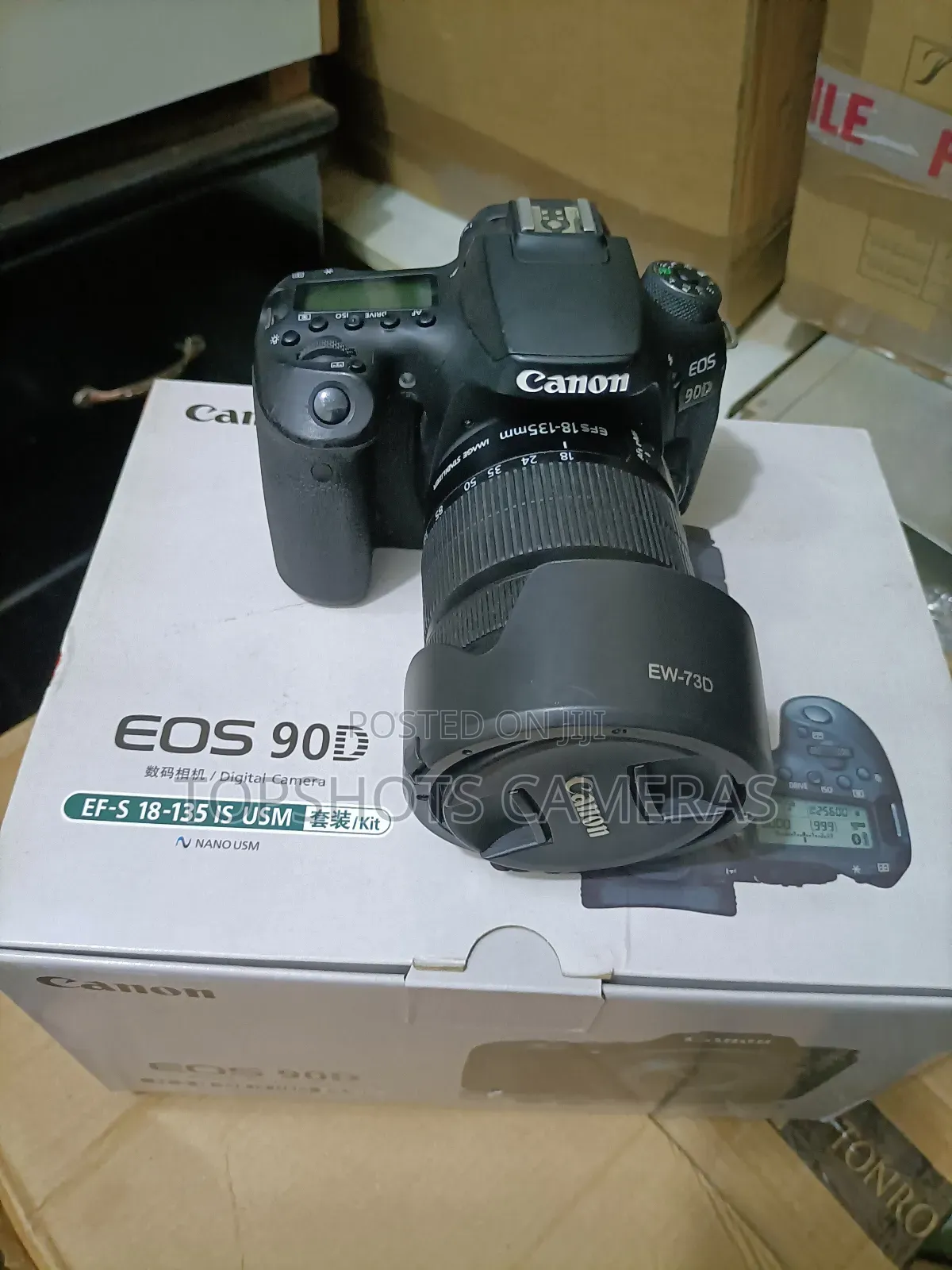Canon Eos 90D With 18-135mm Kit Lens