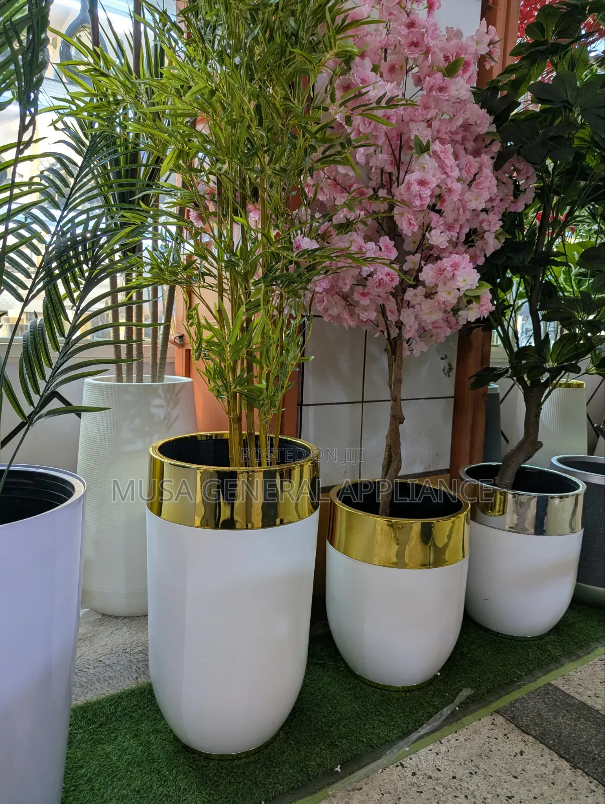 Cylindrical Floor Planter Gold Silver