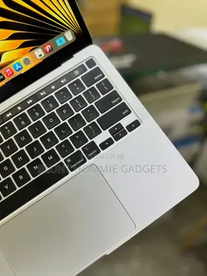 Laptop Apple MacBook Pro 2020 16GB Intel Core i5 SSD 512GB
